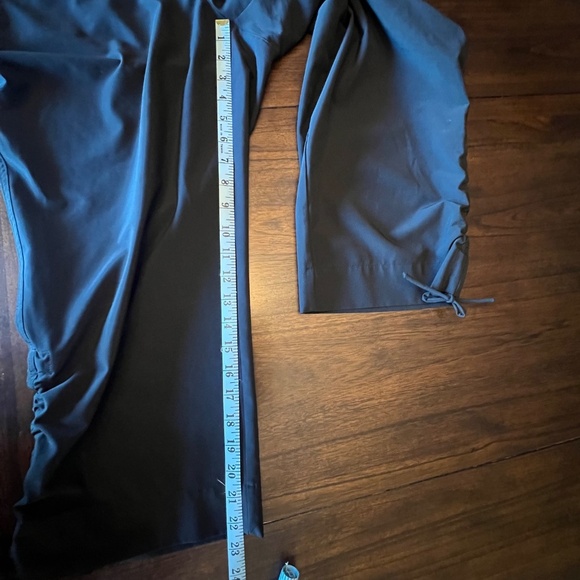 Weekends by Chicos Black Crop Pants, Cargo Pocket, Size Large, Chicos 2 - Picture 9 of 10